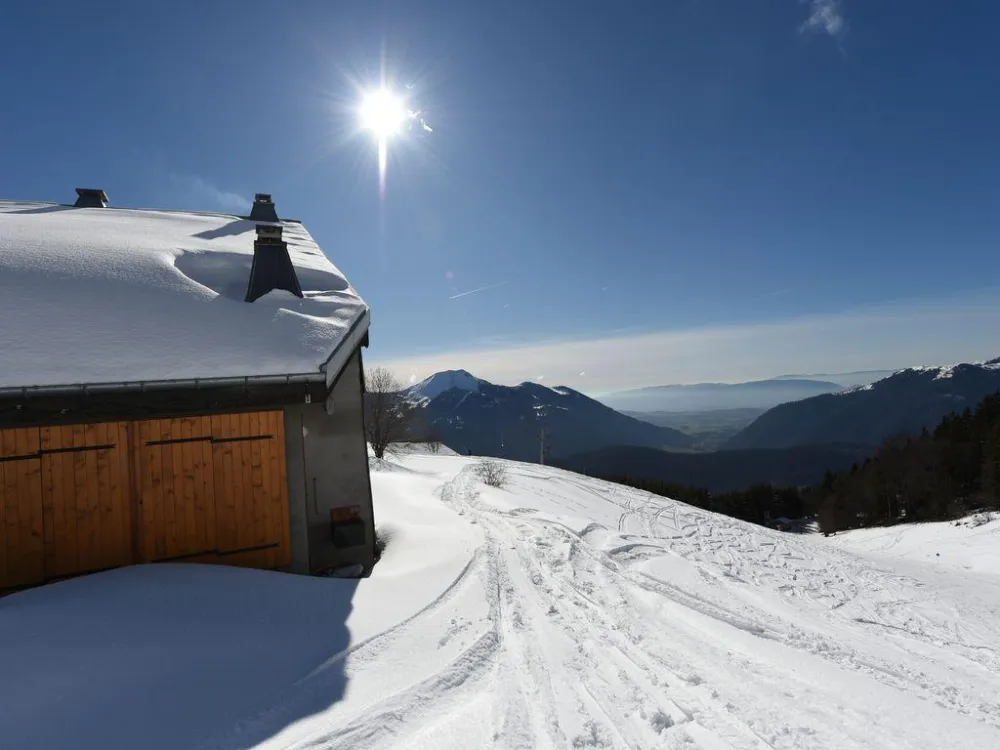 CHALET LOCATED ON THE SKI SLOPES
