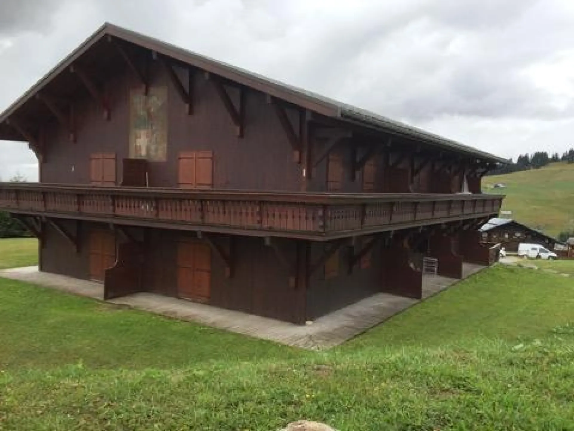 le chalet collectif, l'appartement est au rez de chaussée