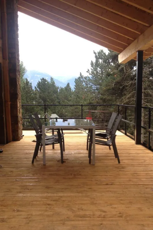 Chalet husky