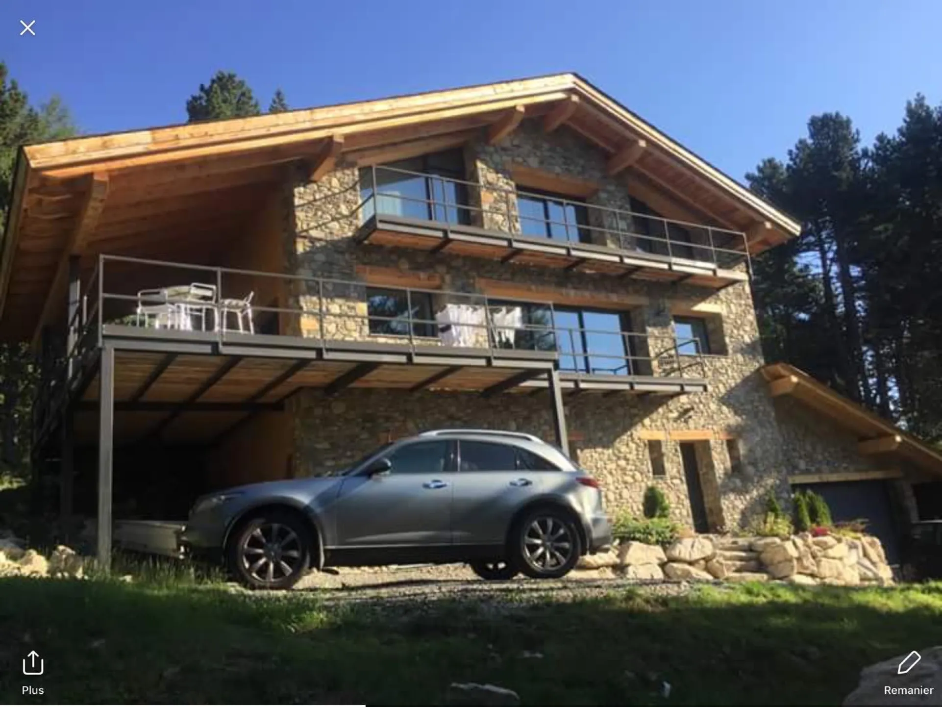 Chalet husky