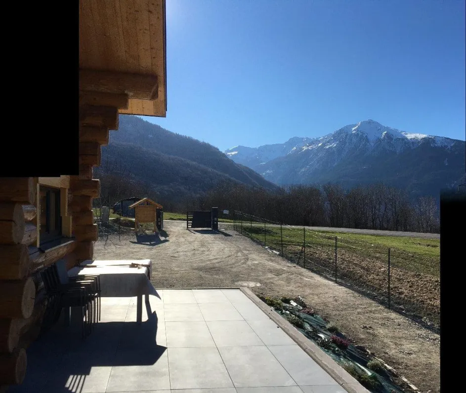 la vue…. parking privé pour 8 voiture tout clos et portail automatique avec interphone
