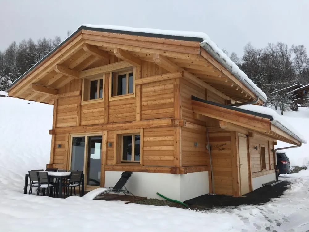 Chalet vu de l'extérieur, en hiver