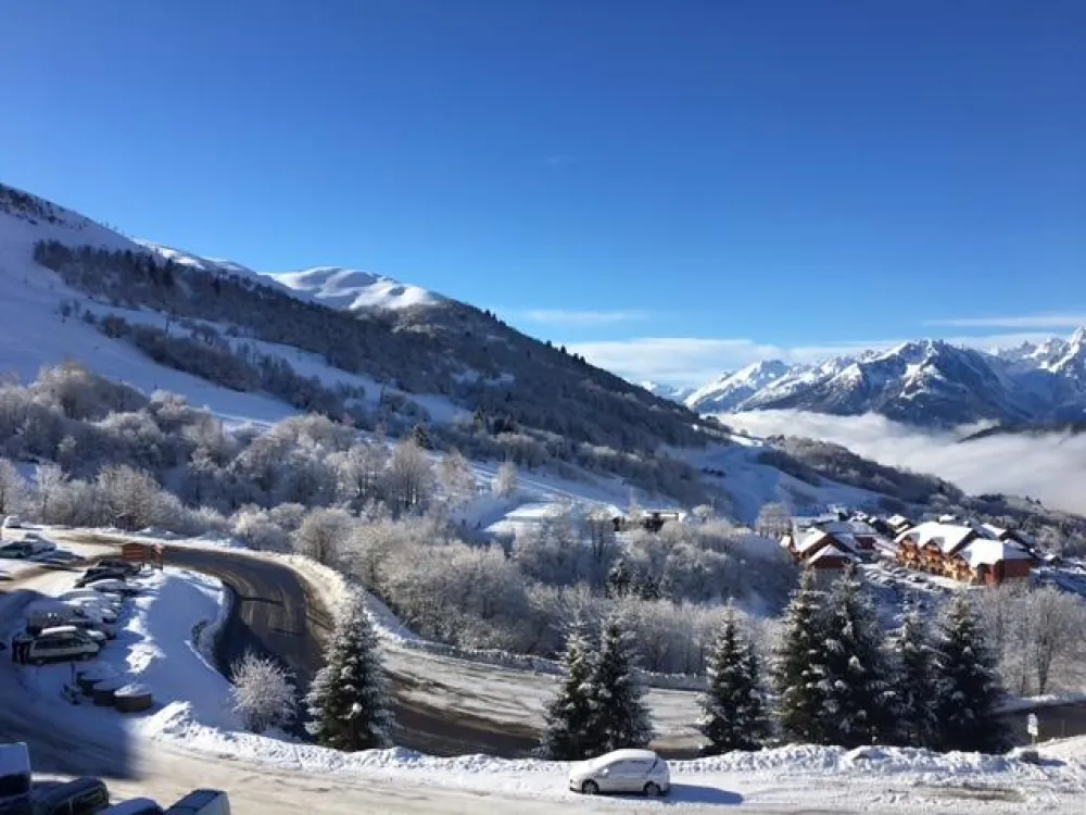 Vue depuis la grande baie vitrée sans vis-à-avis 