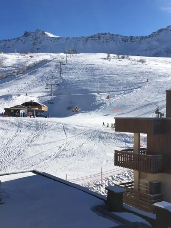 Résidence la madeleine -skis aux pieds- 4 personnes au centre station 1650.