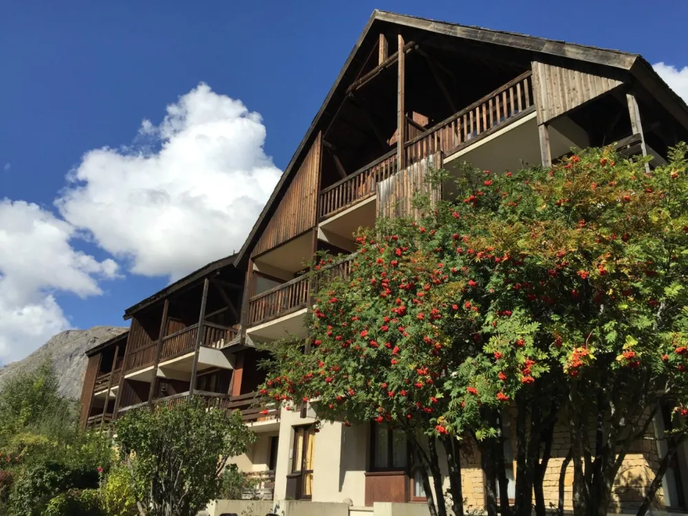 la résidence des Balcons de la Meije en été