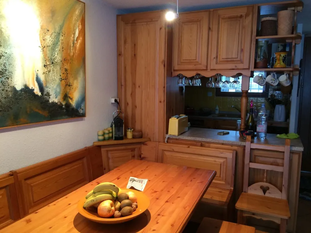 Coin repas. Table avec rallonges