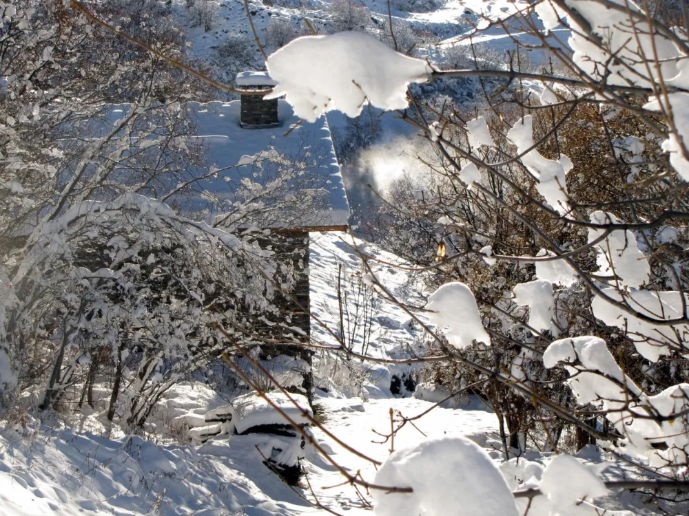 Le chalet sous la neige