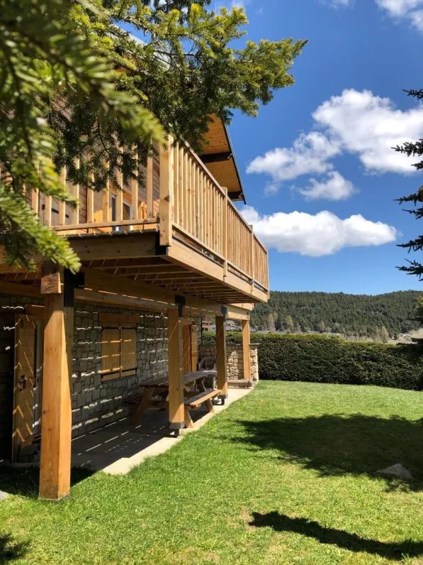 : t3 neuf dans chalet au calme et belle vue