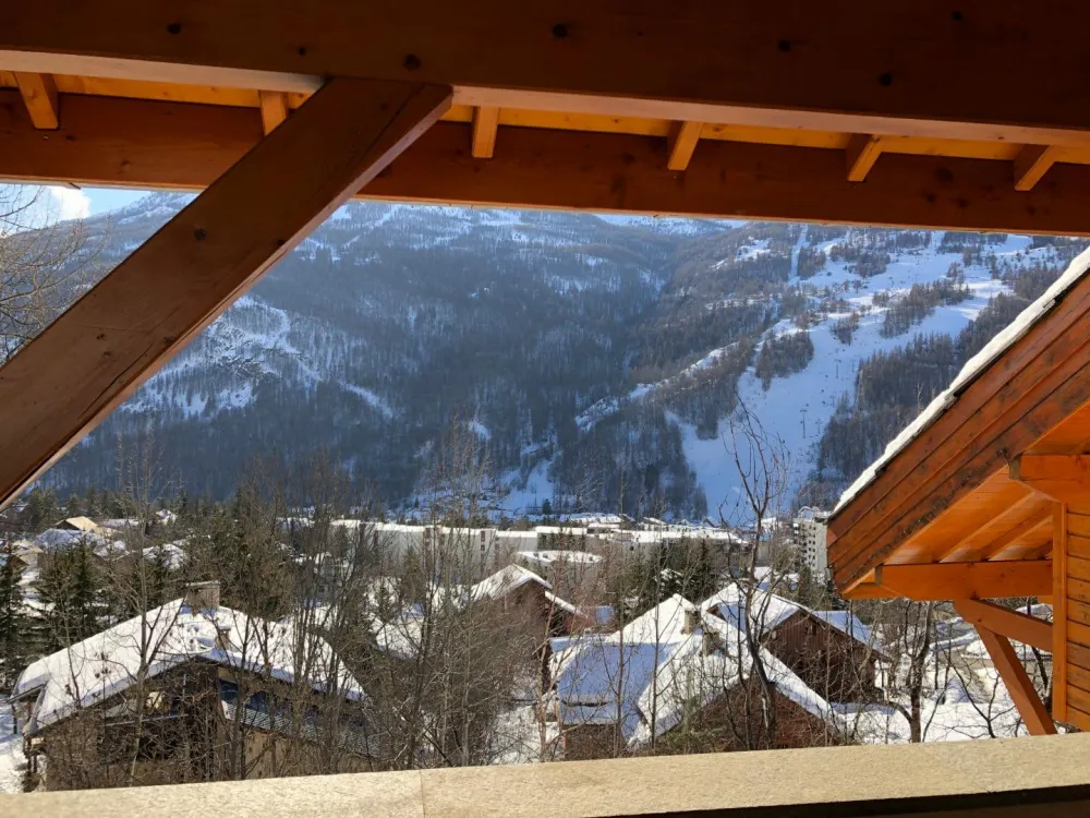Vue sur le départ des pistes depuis l'entrée