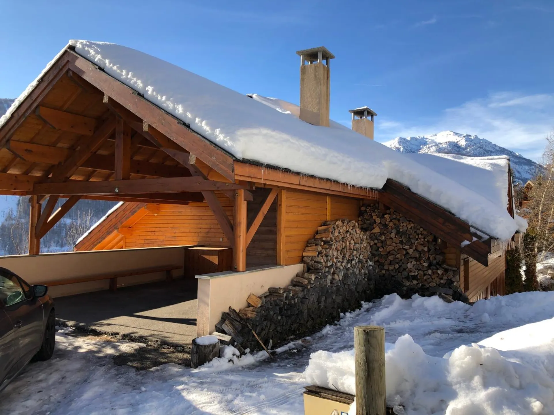 Entrée du chalet (3 parking)
