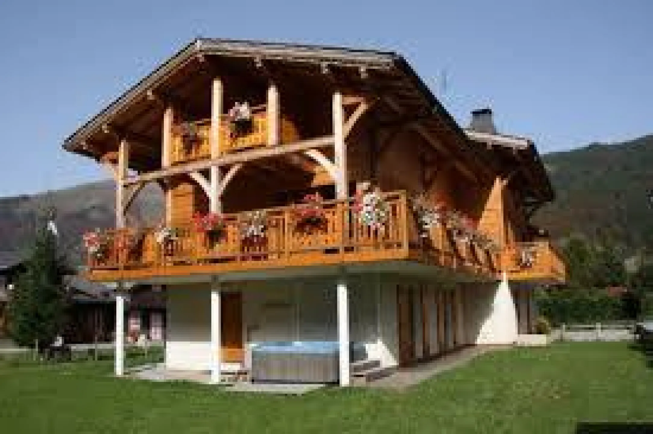 Vue extérieur du chalet en été