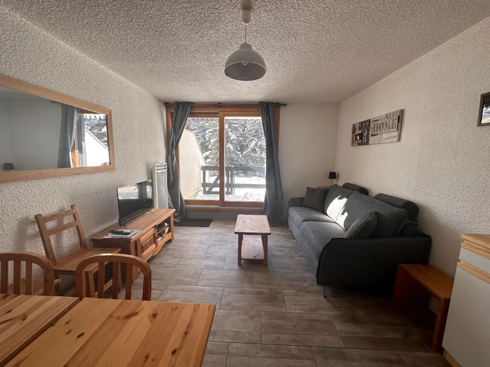 Ref. lecoq - studio + coin montagne entièrement rénové avec terrasse