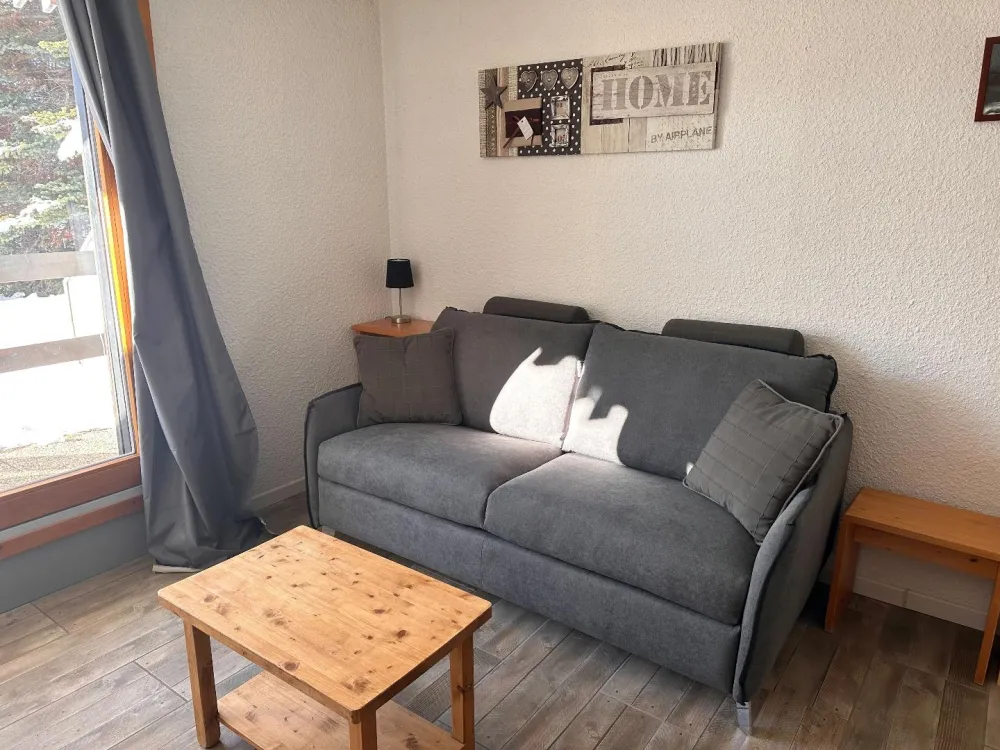 Ref. lecoq - studio + coin montagne entièrement rénové avec terrasse