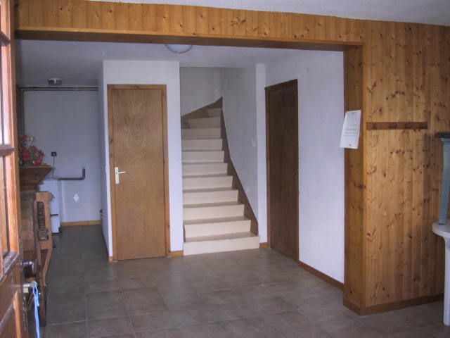 hall pour matériel de ski 
sèche chaussures et rangement skis