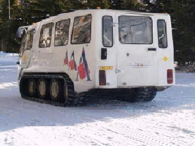 transports par chenillette des affaires du parking au chalet 300 m
à votre l'arrivée et au départ