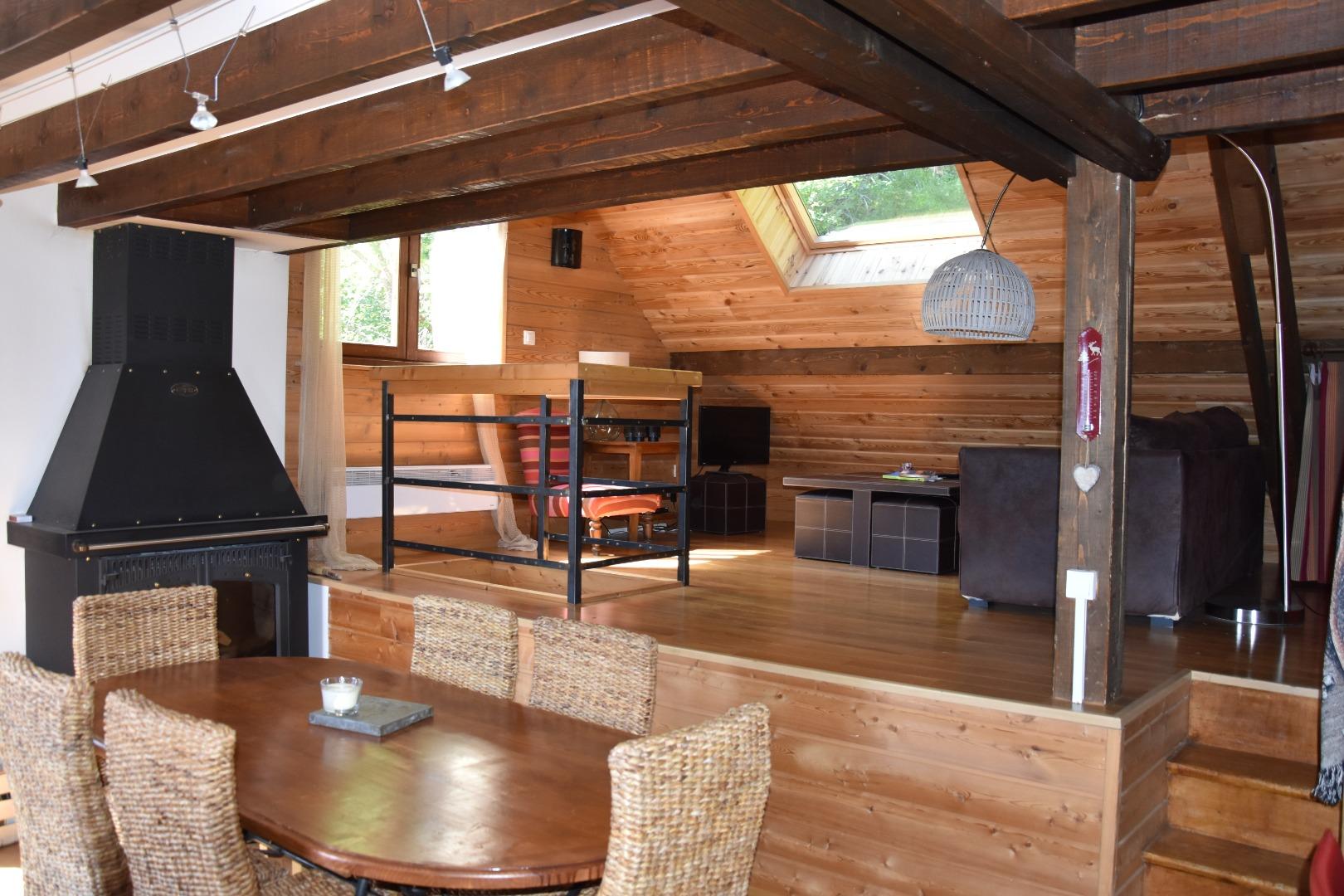 Le salon, en demi étage