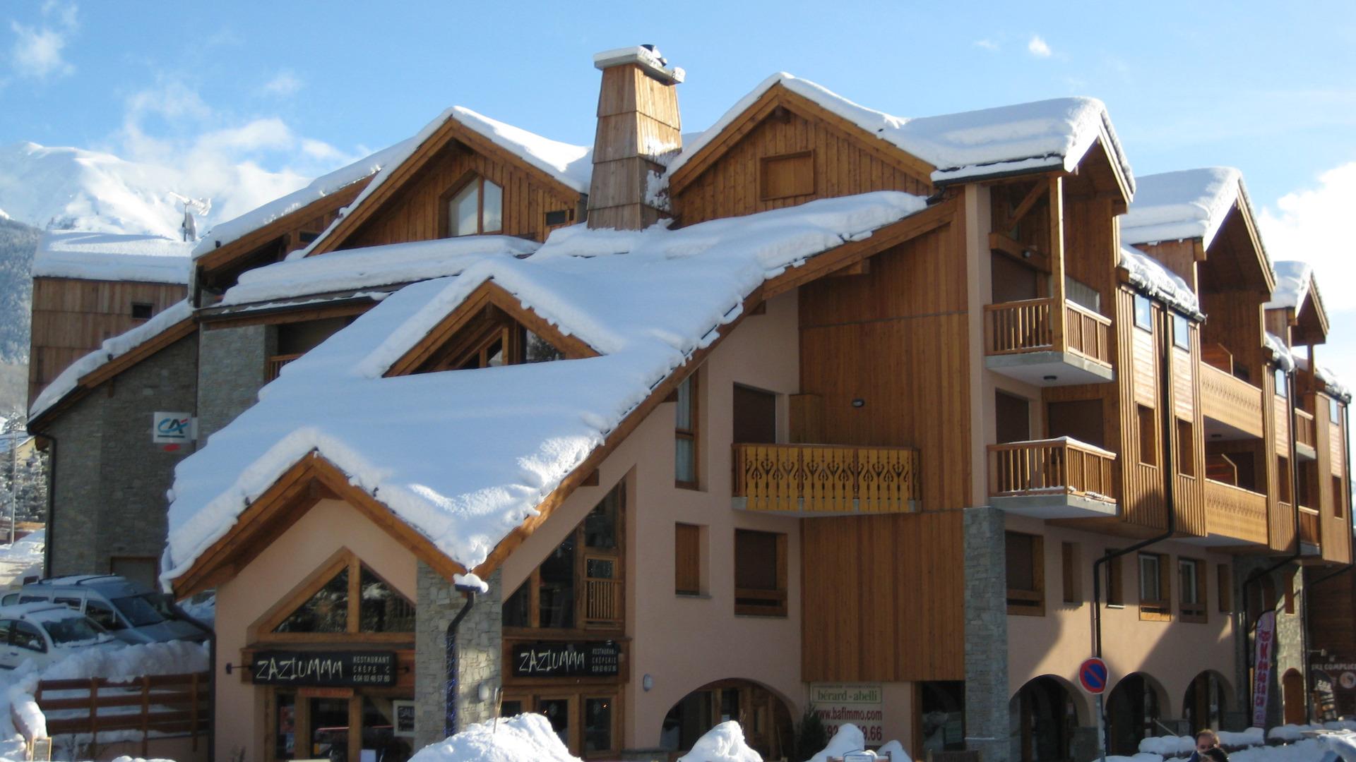 La résidence 'L'Orpin", vue de la façade Sud. 
