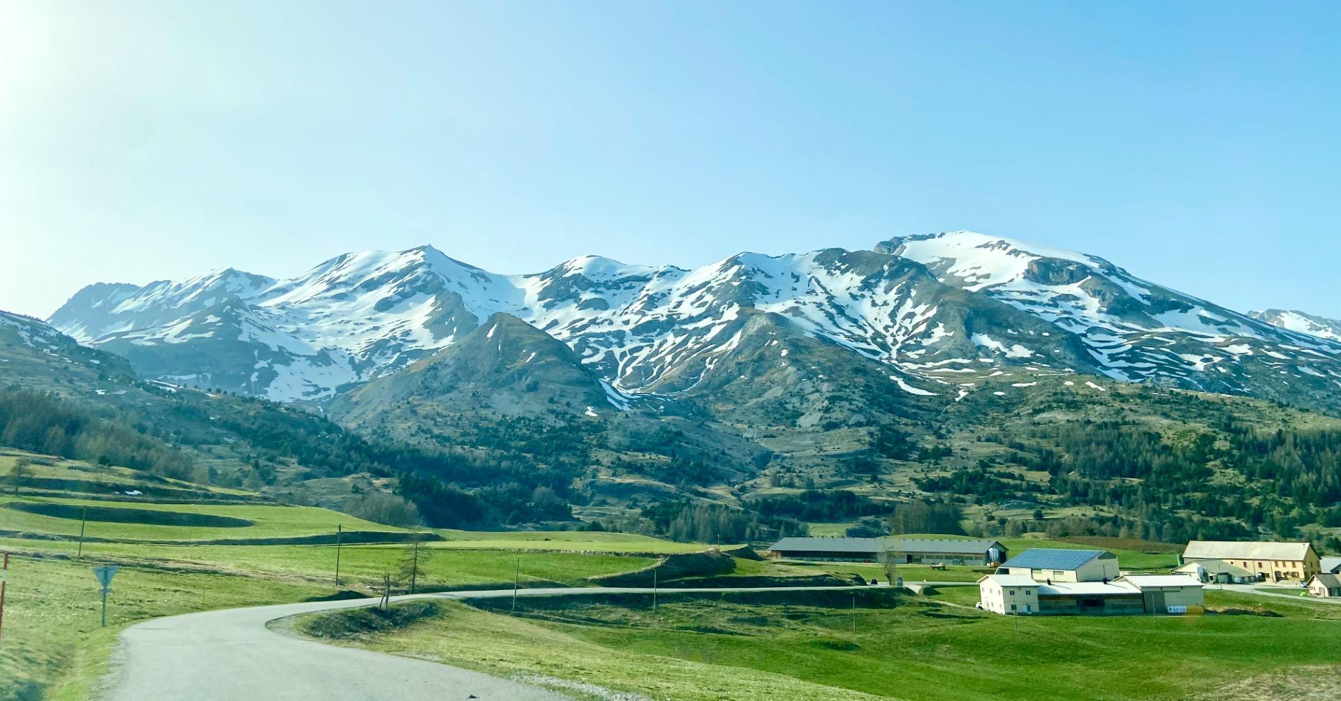 Le massif vu sur le côté gauche du chalet