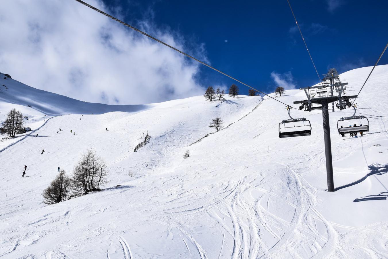 Domaine Skiable Serre Chevalier Monêtier les bains et ESF.  10mn à pied, 5mn en navette, 3 mn en voiture depuis le chalet