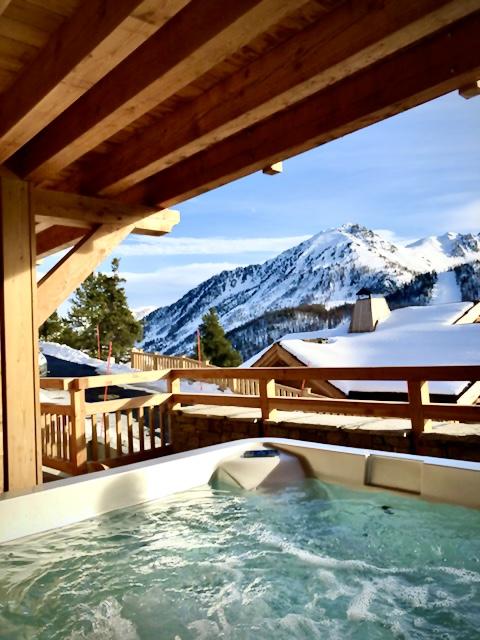 SPA sur la trrrasse extérieur, accès direct des 3 suites du Niveau 1 