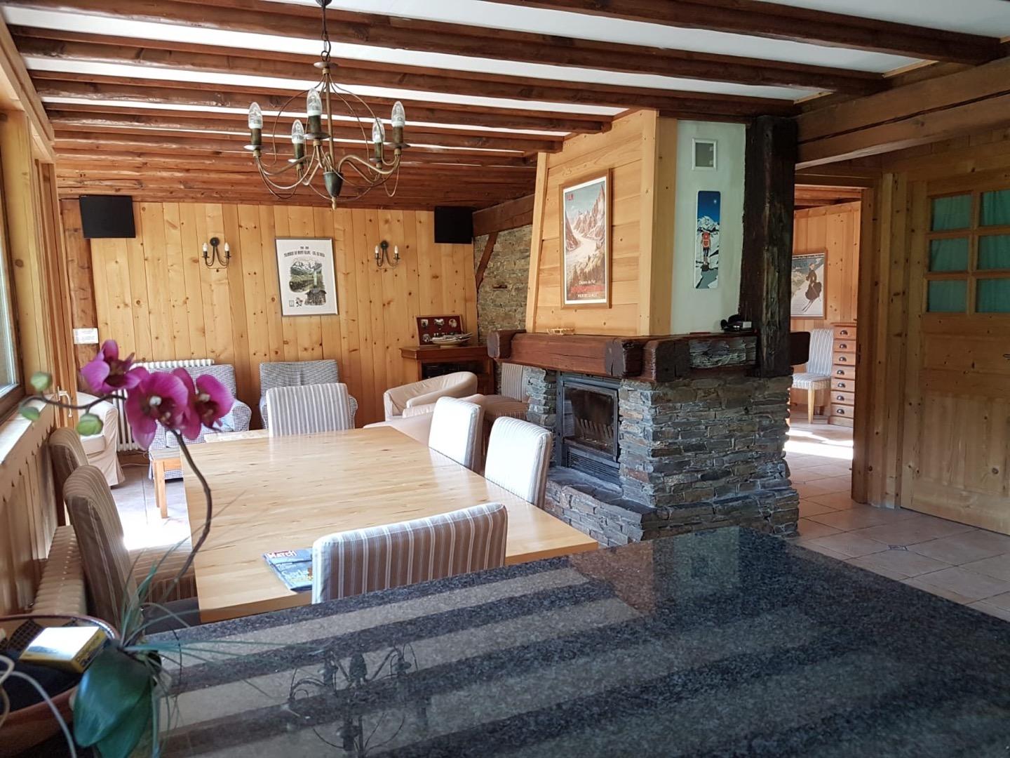 Salon , salle à manger.