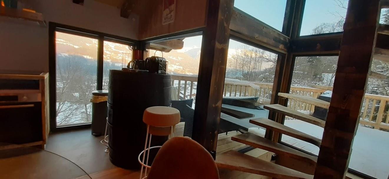 des espaces vitrés pour admirer la vue sur la vallée