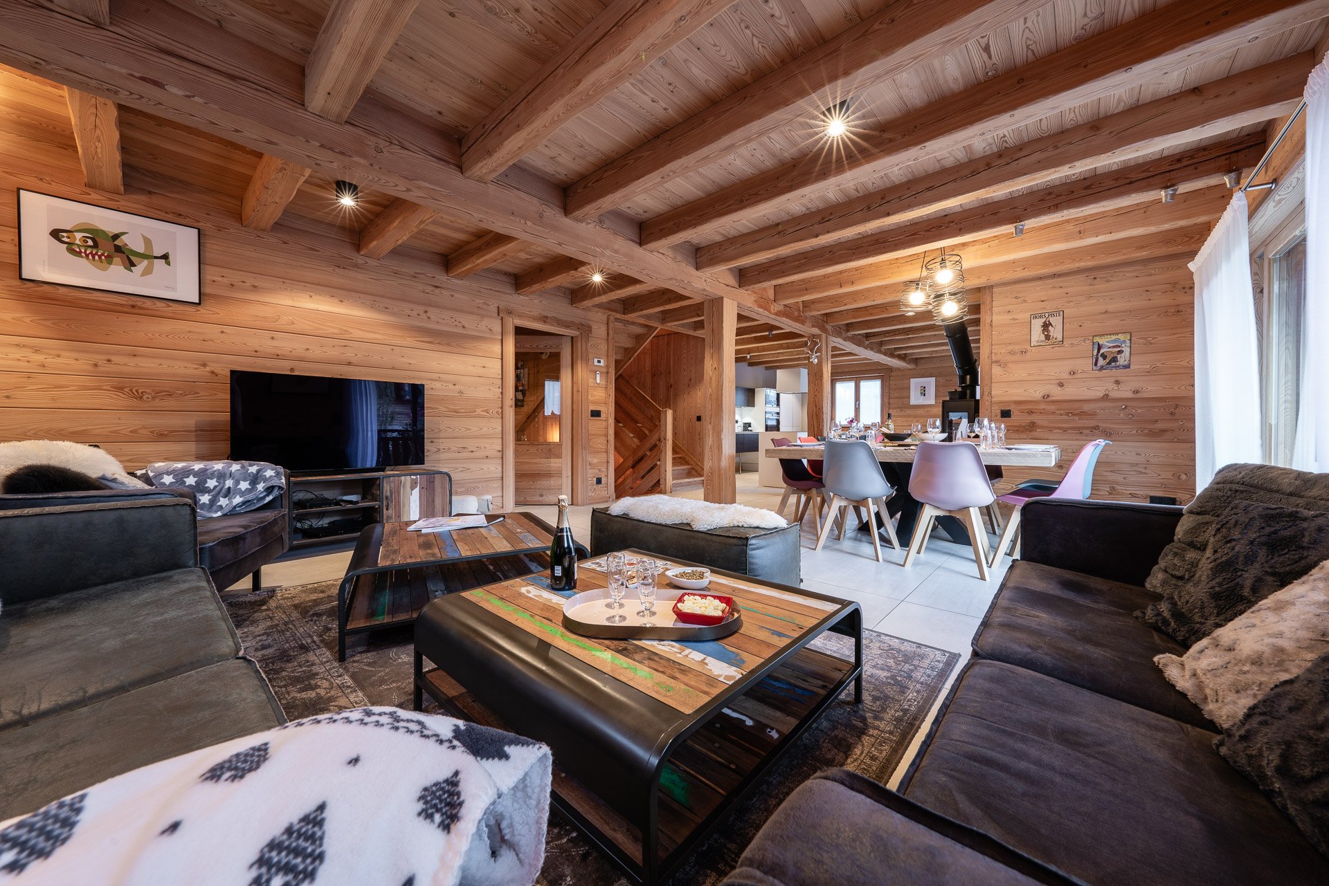 Salon salle a manger Chalet Cosy Serre Chevalier le Flocon