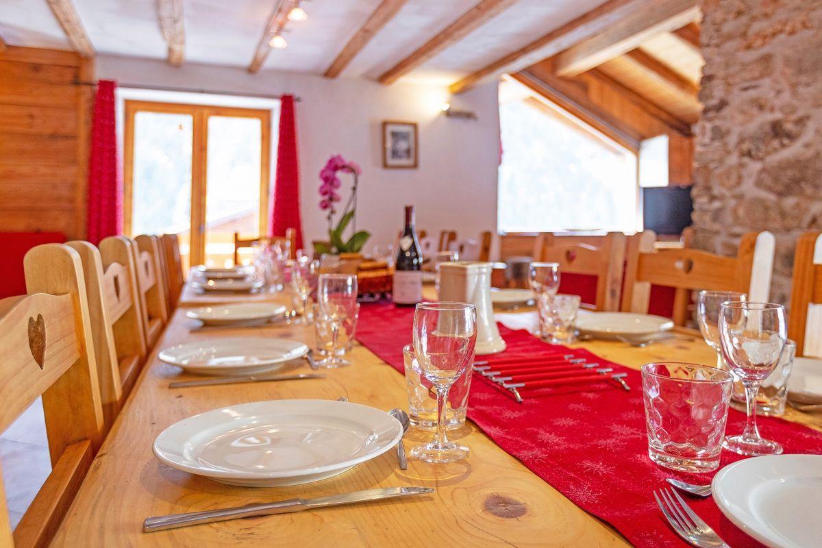 Chalet Honoré - coin repas