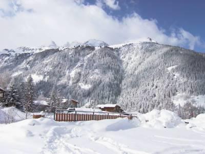 Devant la résidence, l'hiver