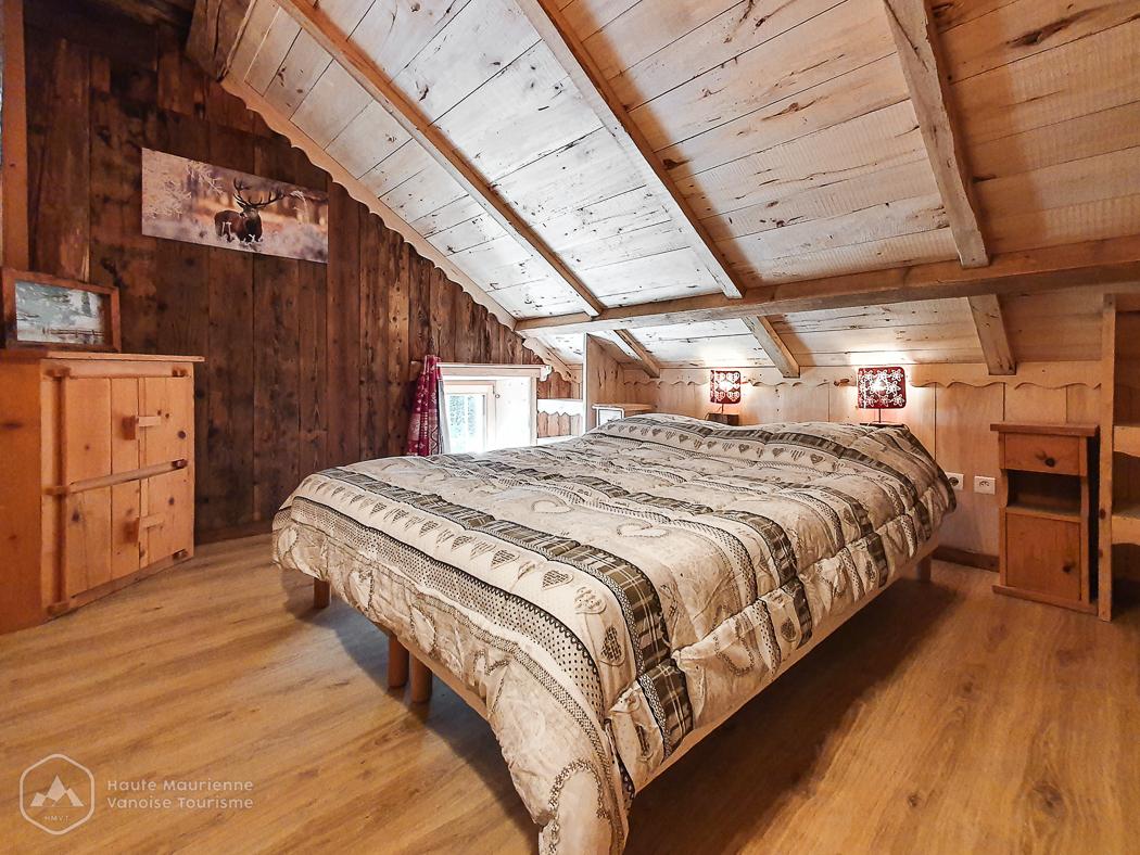chambre 2 avec  1 lit de 160 x 200 où possibilité de 2 lits de 80 x 200