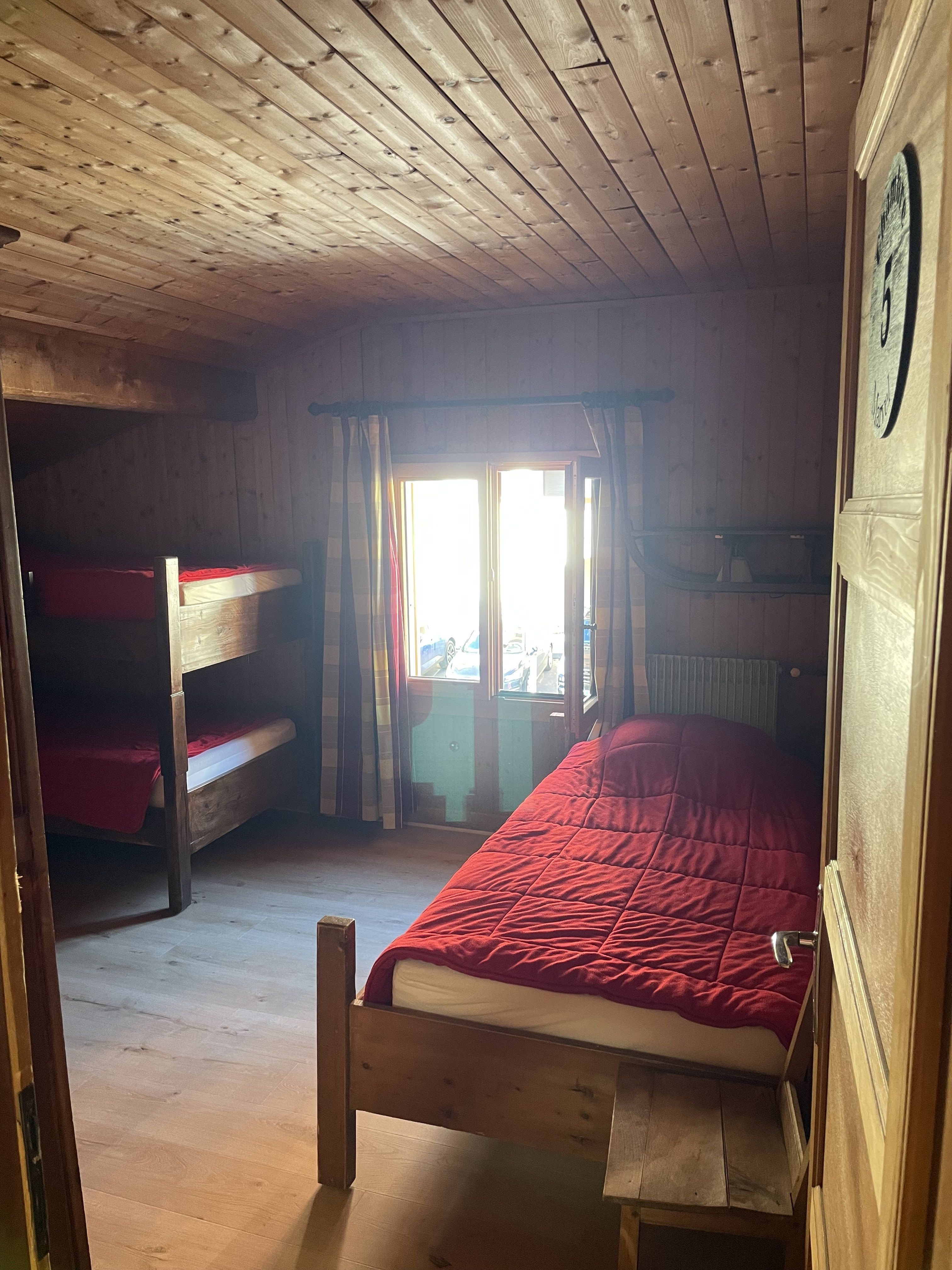 Chambre lits simples à l’étage (autre photo)