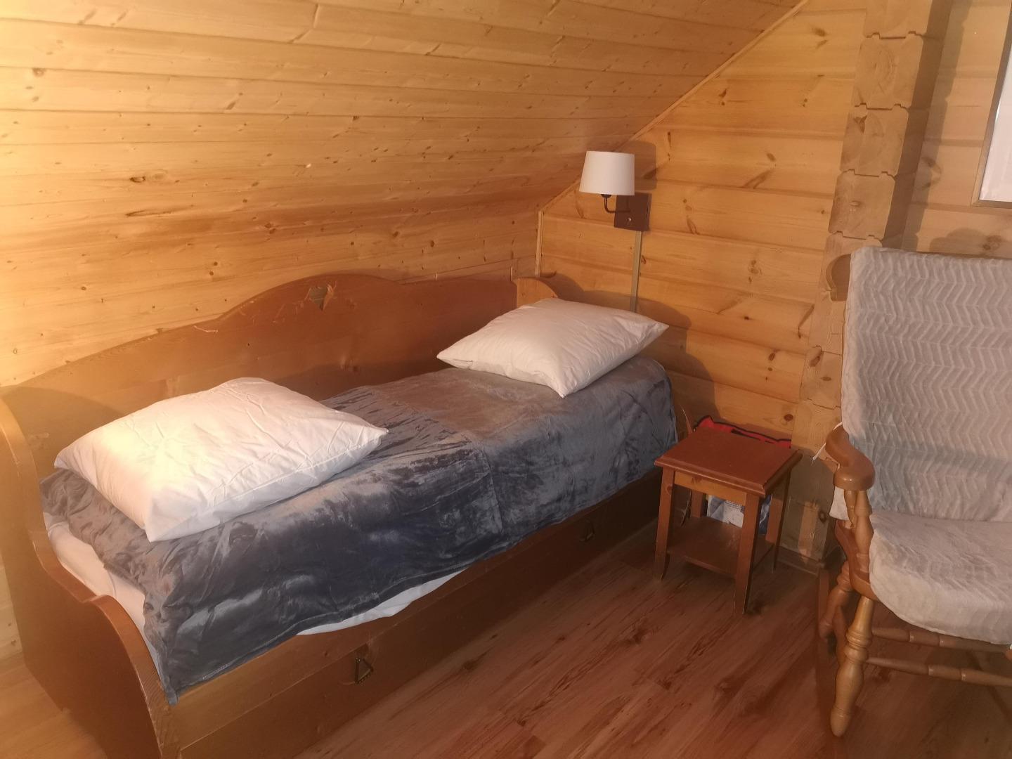 chambre 3 lit gigogne transformable.