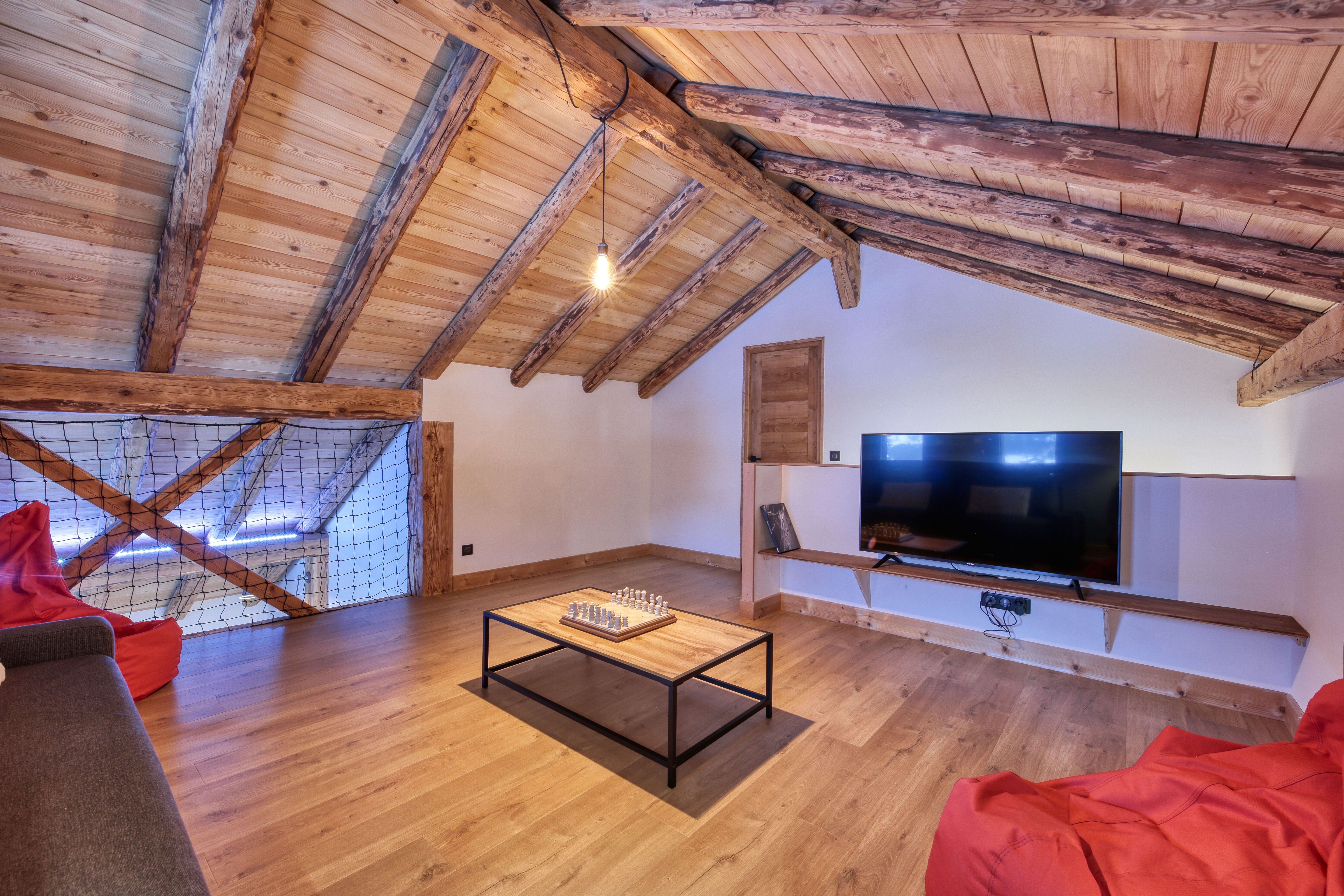 Mezzanine, coin TV, avec canapé lit 140 cm
