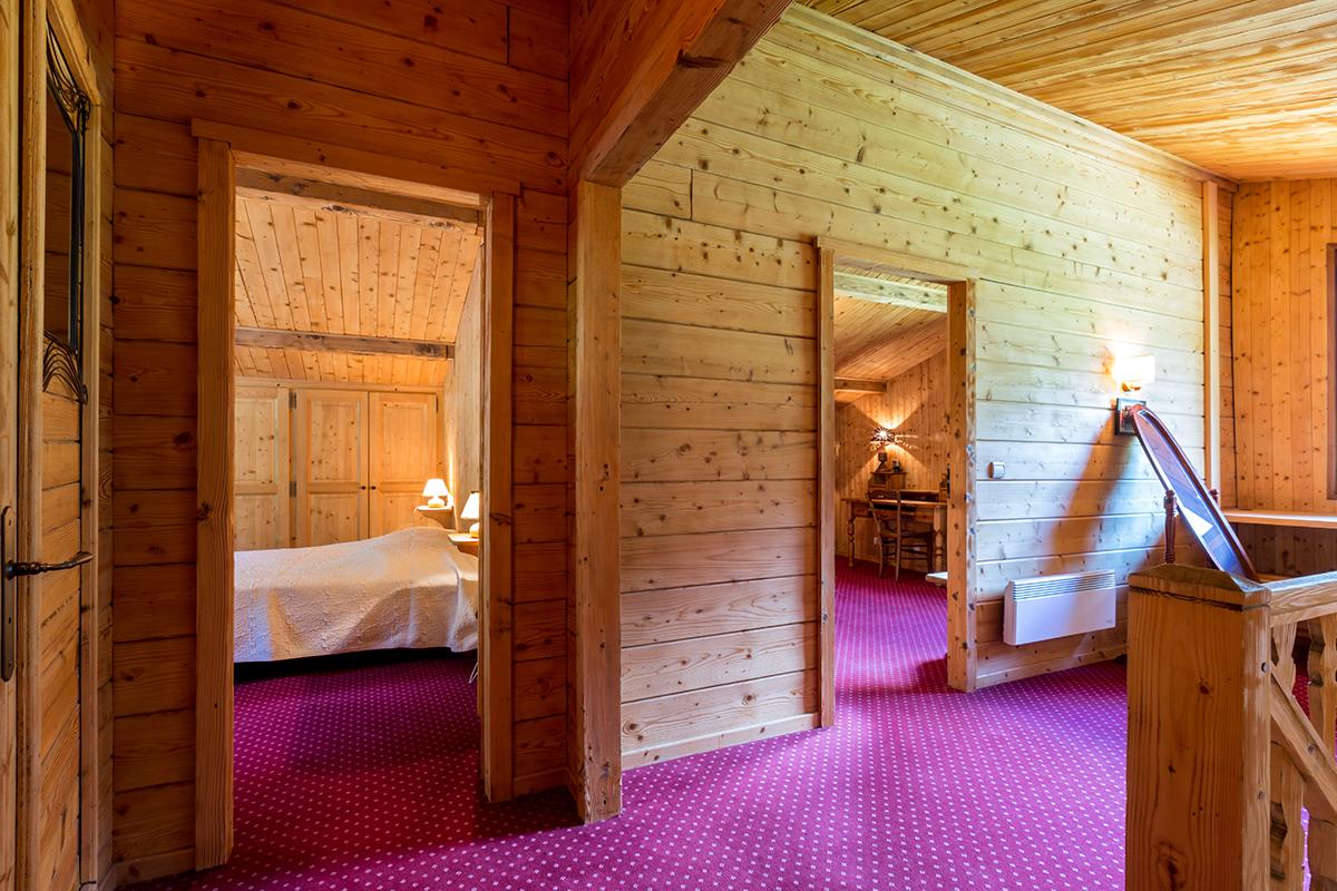 Accès aux chambres de l'étage