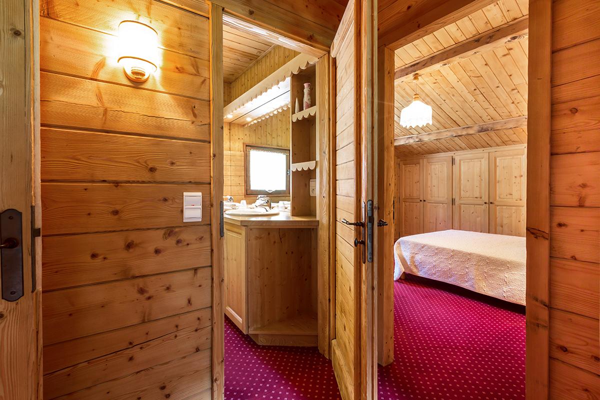 Accès chambre et salle d'eau