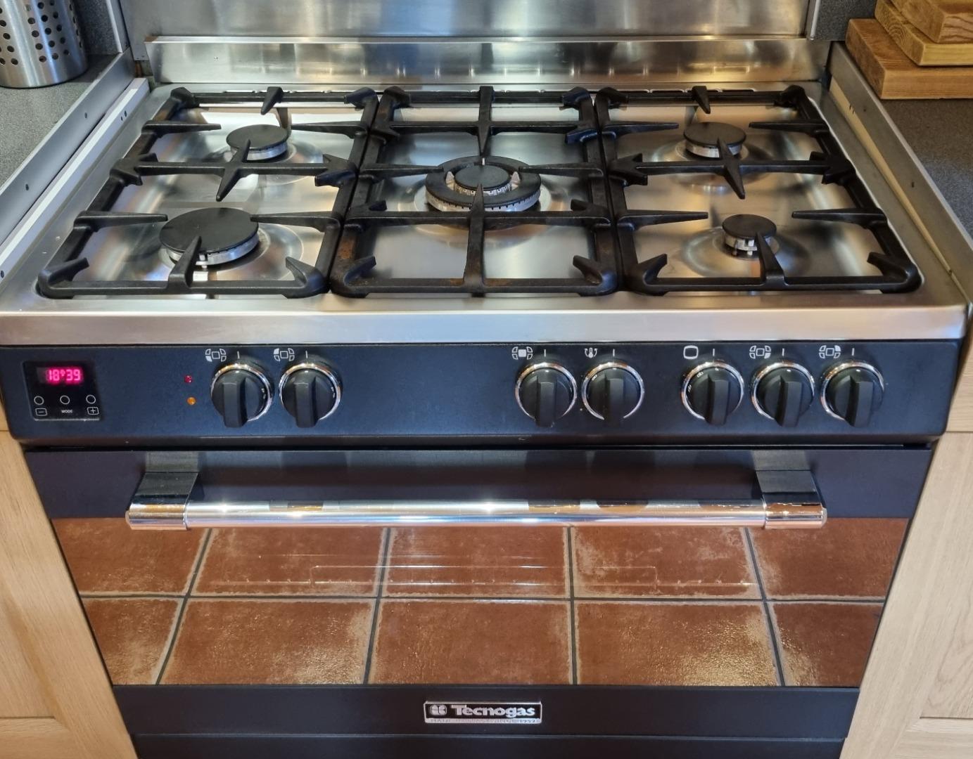Cuisinière four