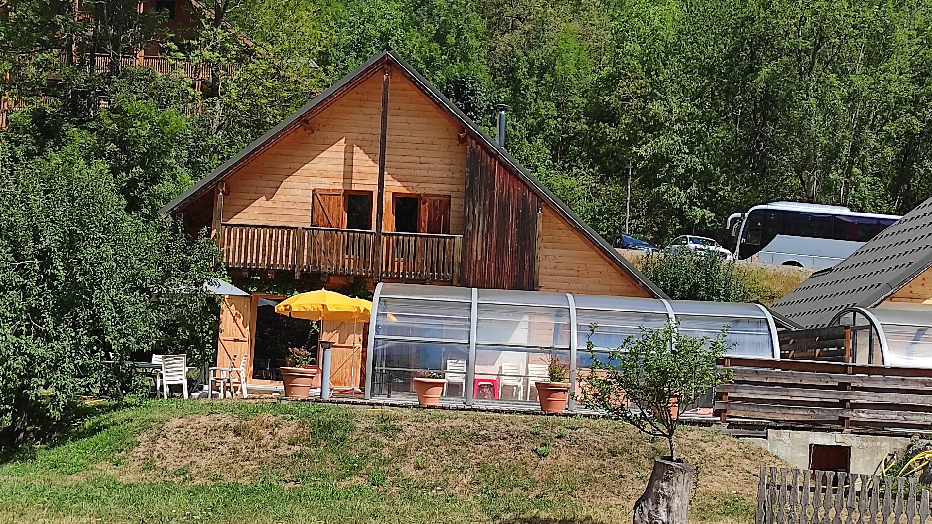ARTHUR, proche Les Deux Alpes avec piscine couverte