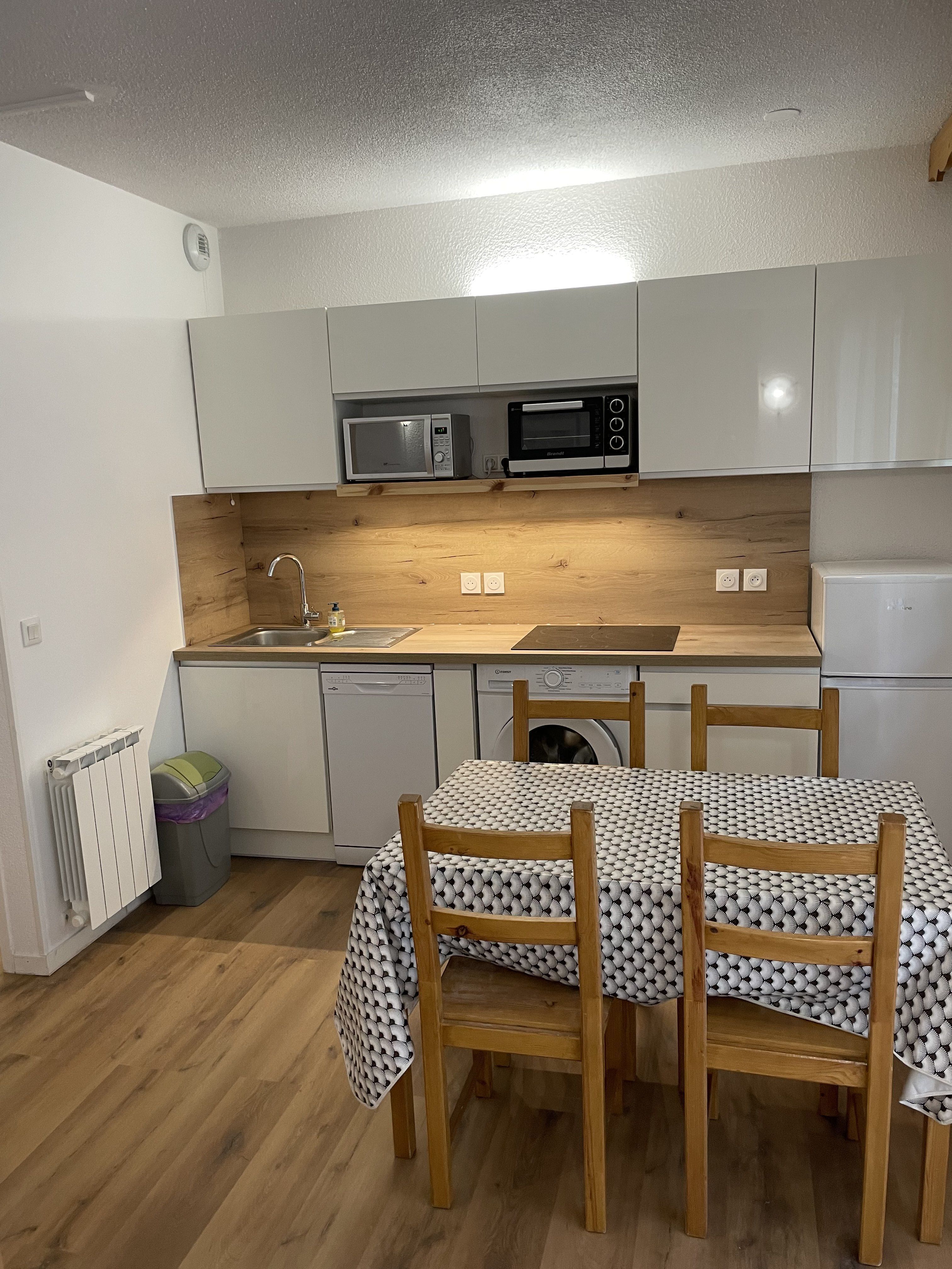 Cuisine équipée, machine à laver