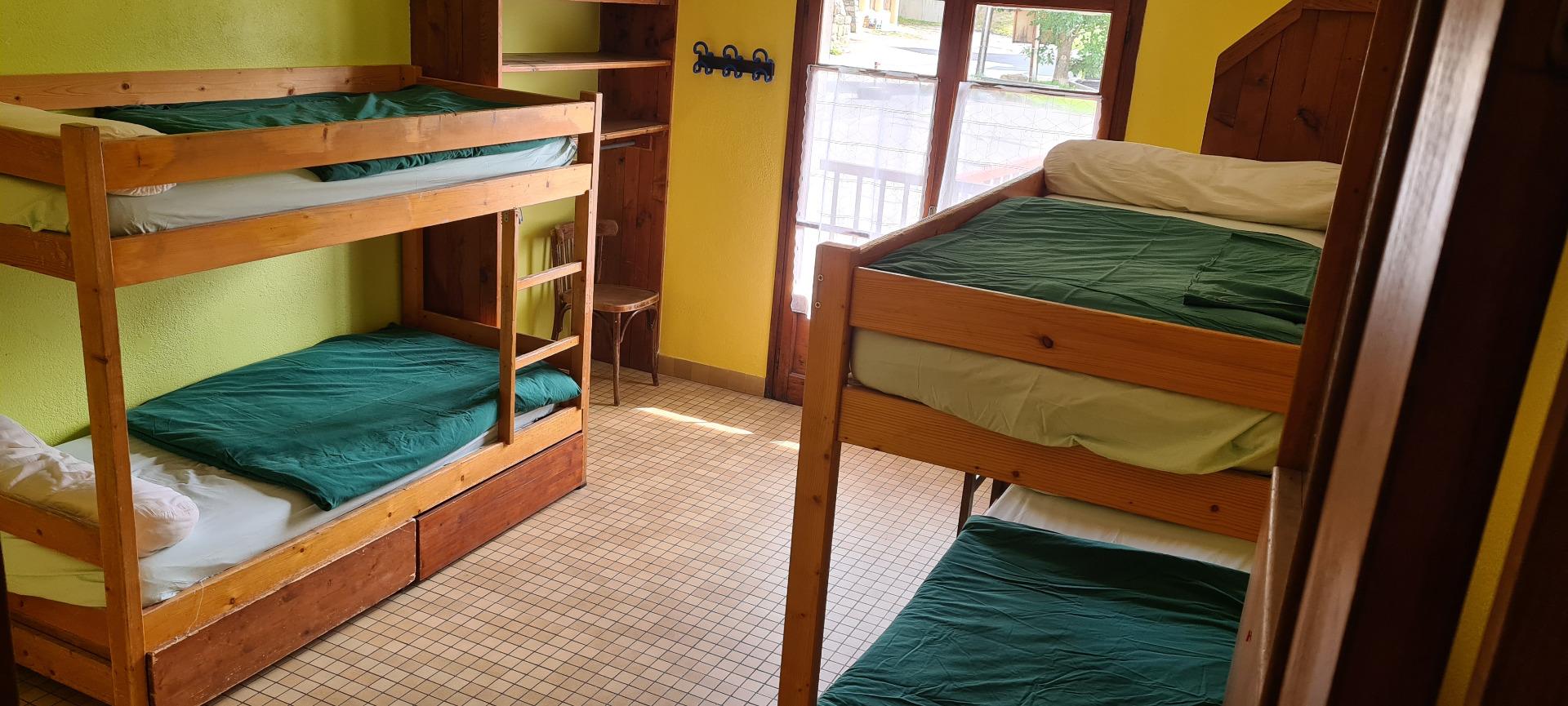 chambre 3 à 4  personnes ouverture balcon (étage 1)