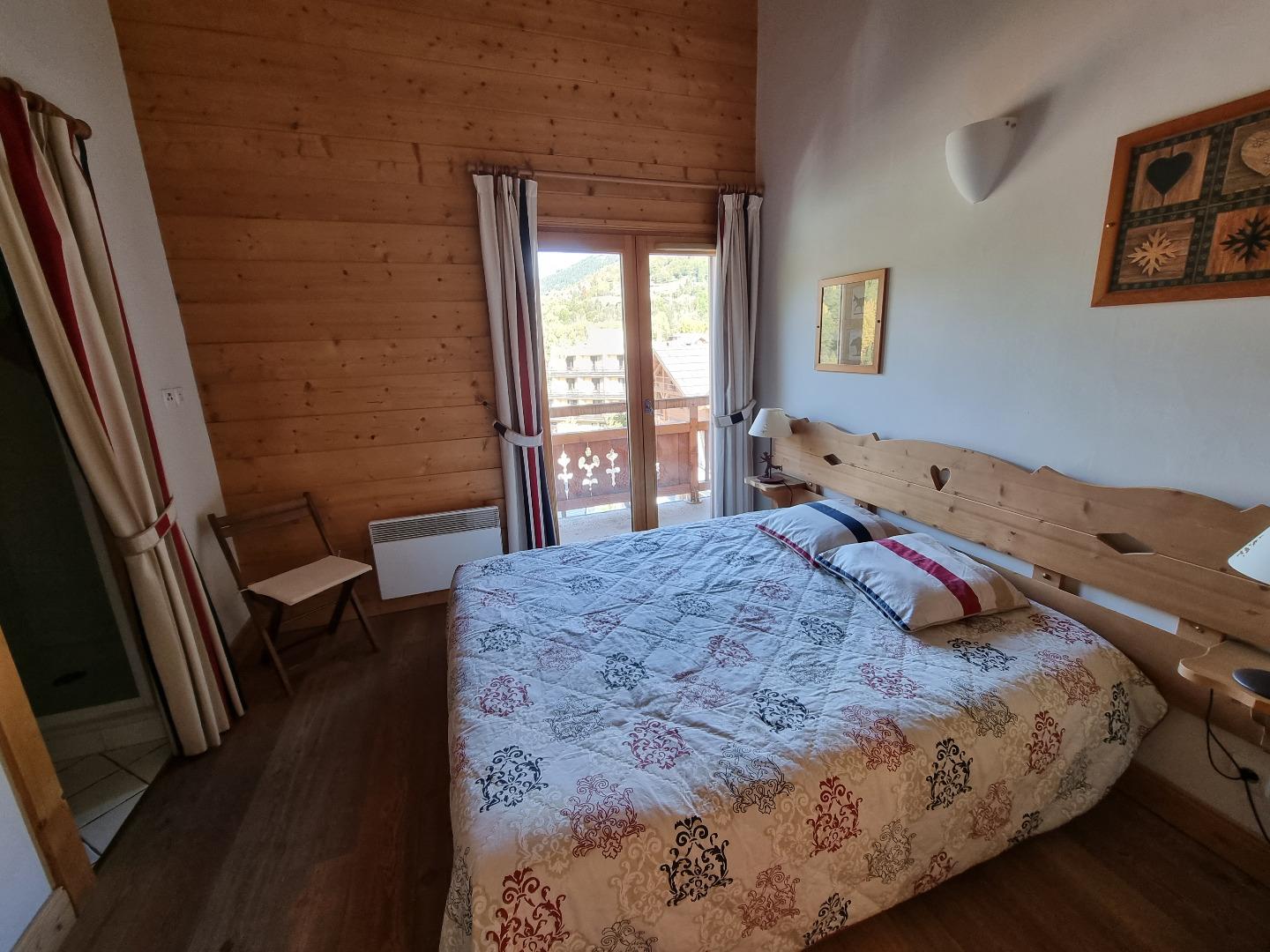 CHAMBRE DOUBLE AVEC SALLE D EAU
