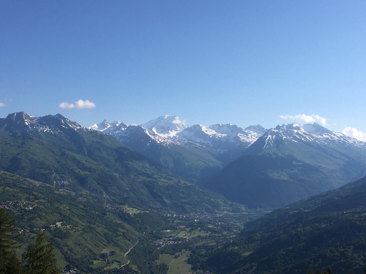 Vue d'été depuis le balcon