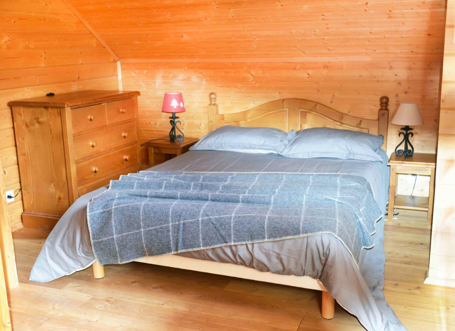 chambre N°3 à l'étage, 1 lit double