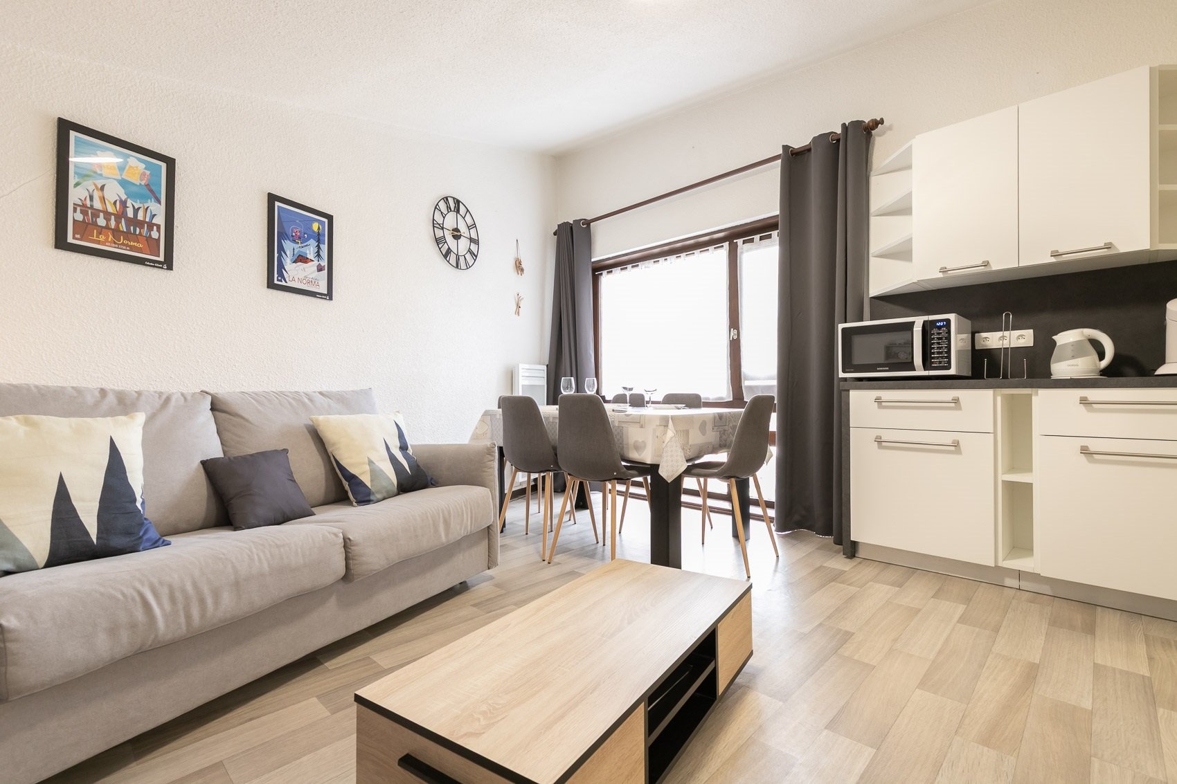 Pièce de vie (espace repas, salon, cuisine)