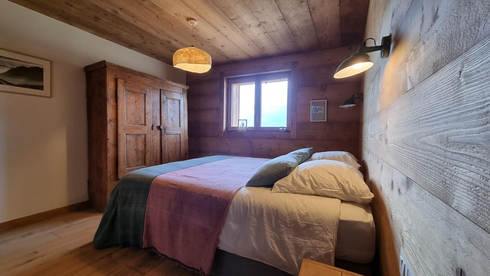 Une des chambres du rez de chaussée 