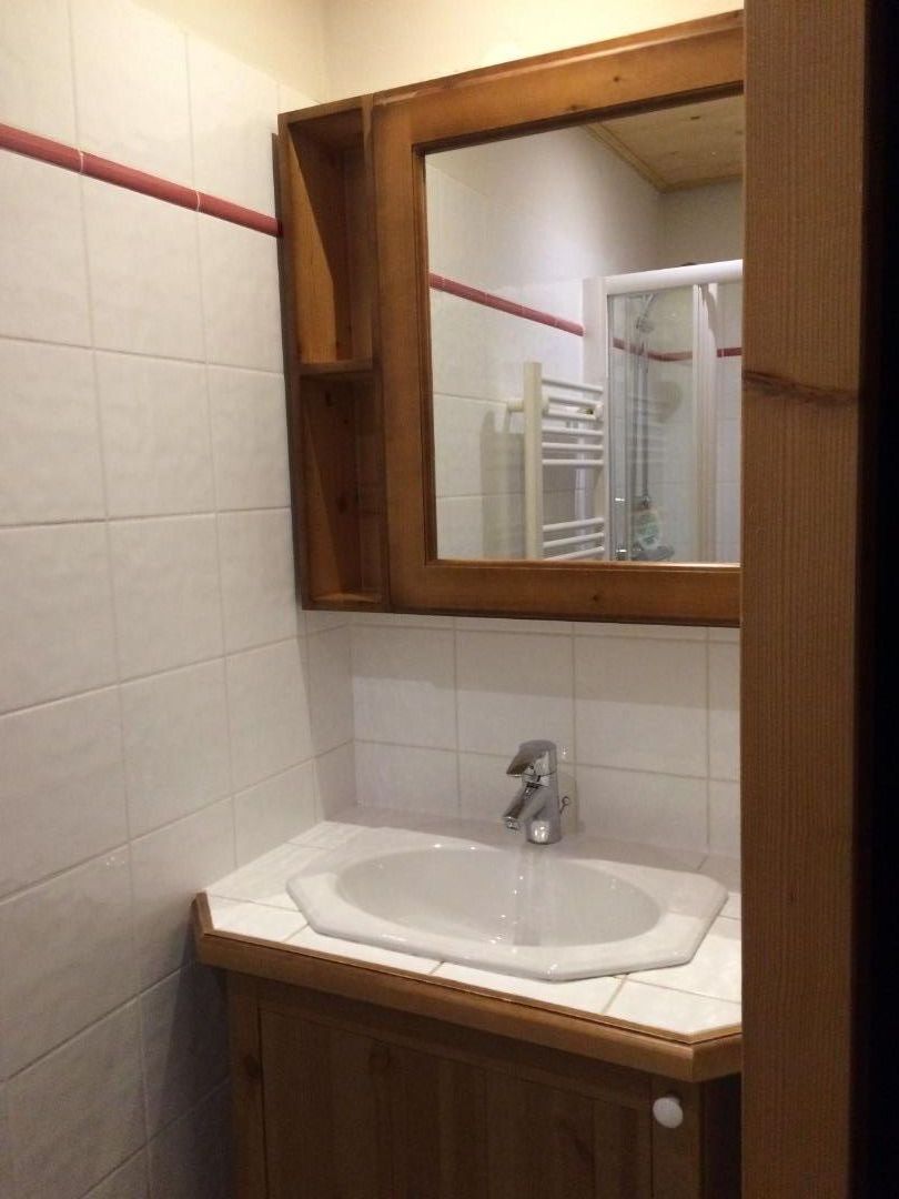 Meuble vasque Salle d'eau Chambre 1