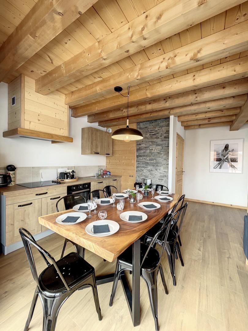 Salle à manger avec vue plein sud.
