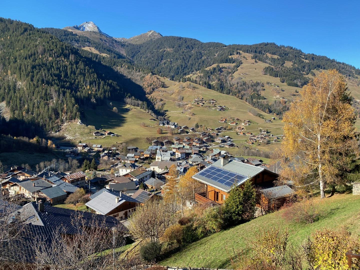 La même mais en automne.