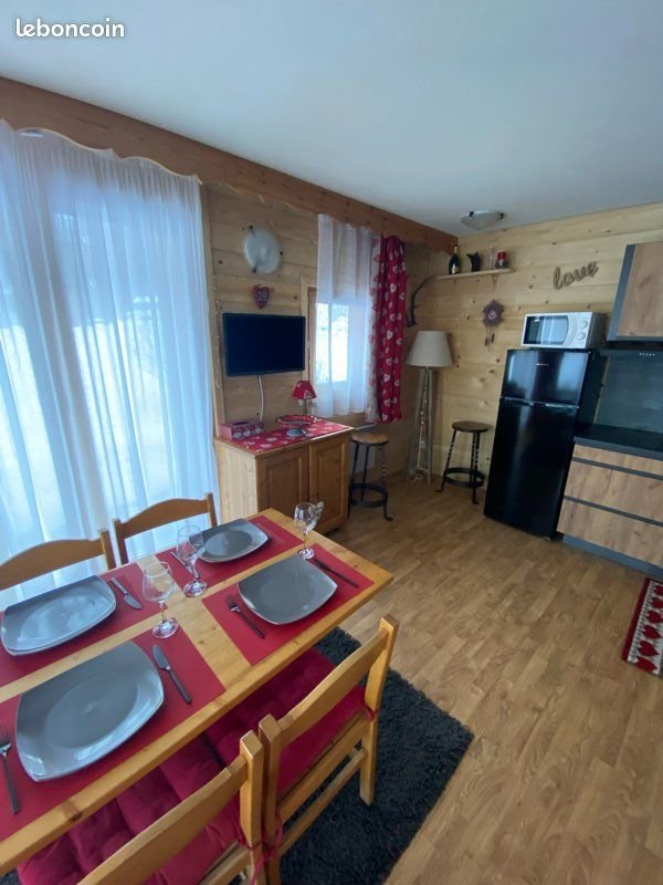 Séjour avec cuisine ouverte