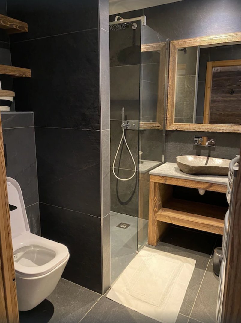 Salle de douche et wc  de chaque chambre double