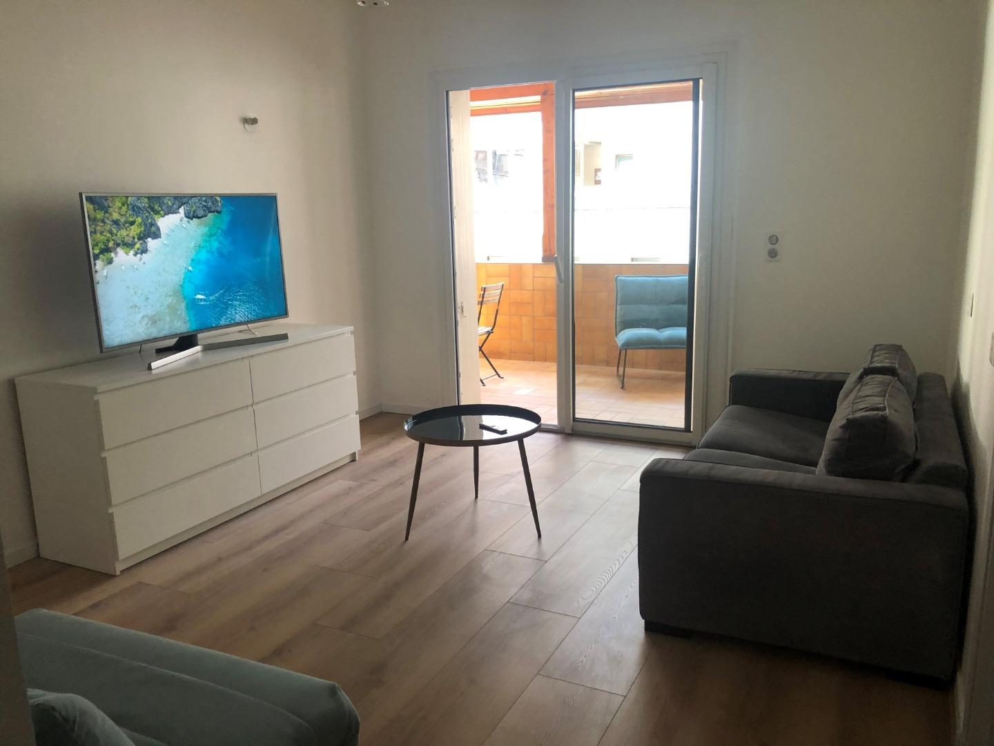 2eme salon + tv connectée et BZ